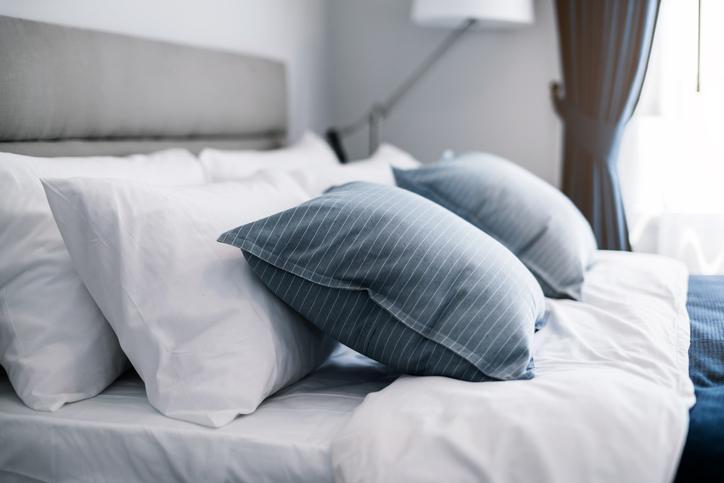 Pillow Showdown: Latex vs Memory Foam Pillow