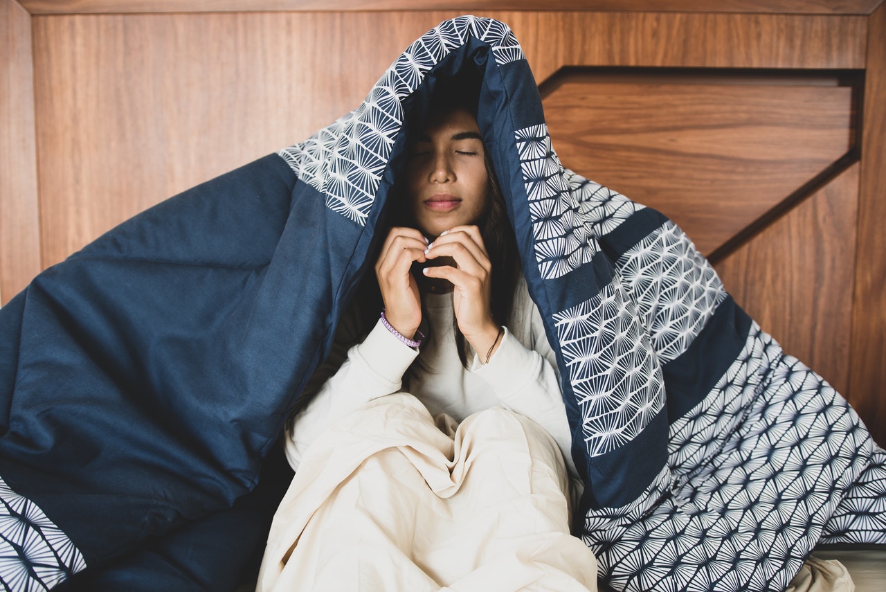 Can You Sleep With a Weighted Blanket?