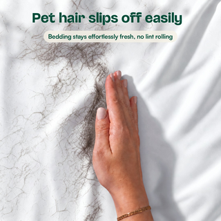 Fur-friendly Bamboo Flat Sheet in White, close-up