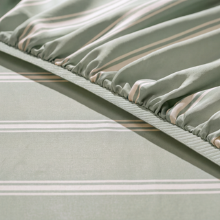 Fur-friendly Bamboo Fitted Sheet | Stripes